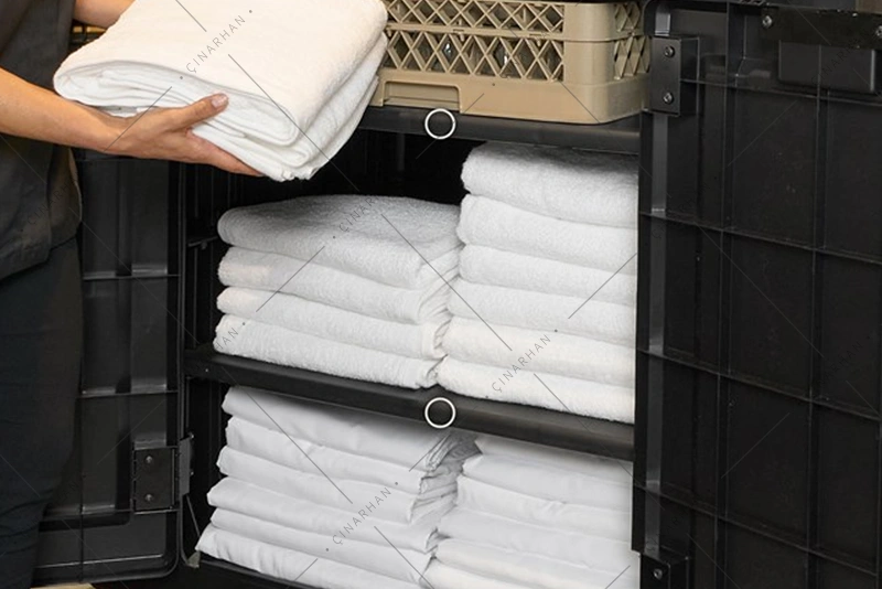 Rubbermaid Executive Tam Boyutlu Kat Hizmetleri Arabası Security Set, Siyah