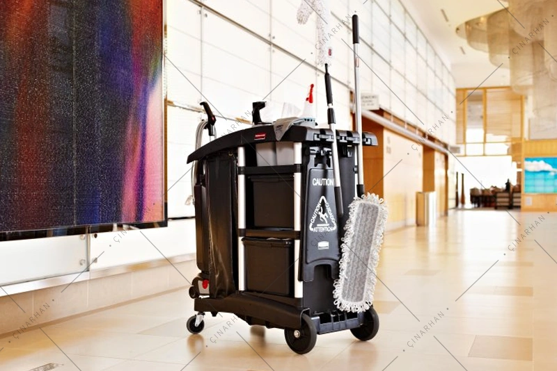 Rubbermaid Executive Ultra Kompakt Kat Hizmetleri Arabası Siyah